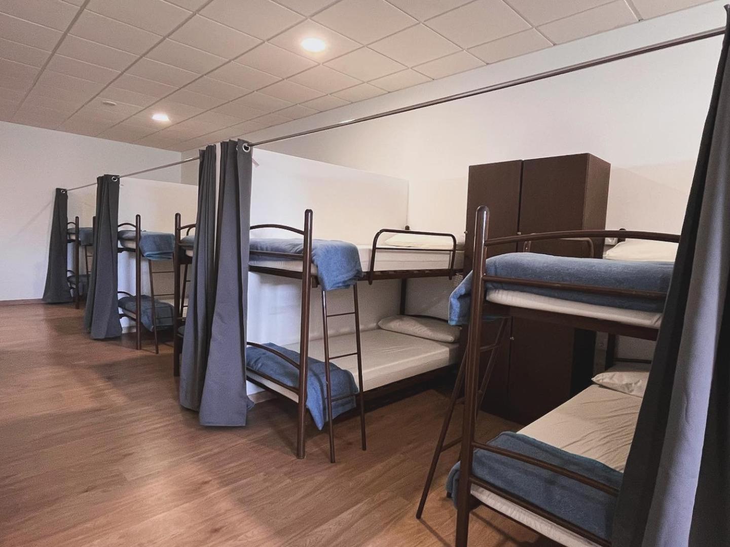 Albergue Melide Hostel *